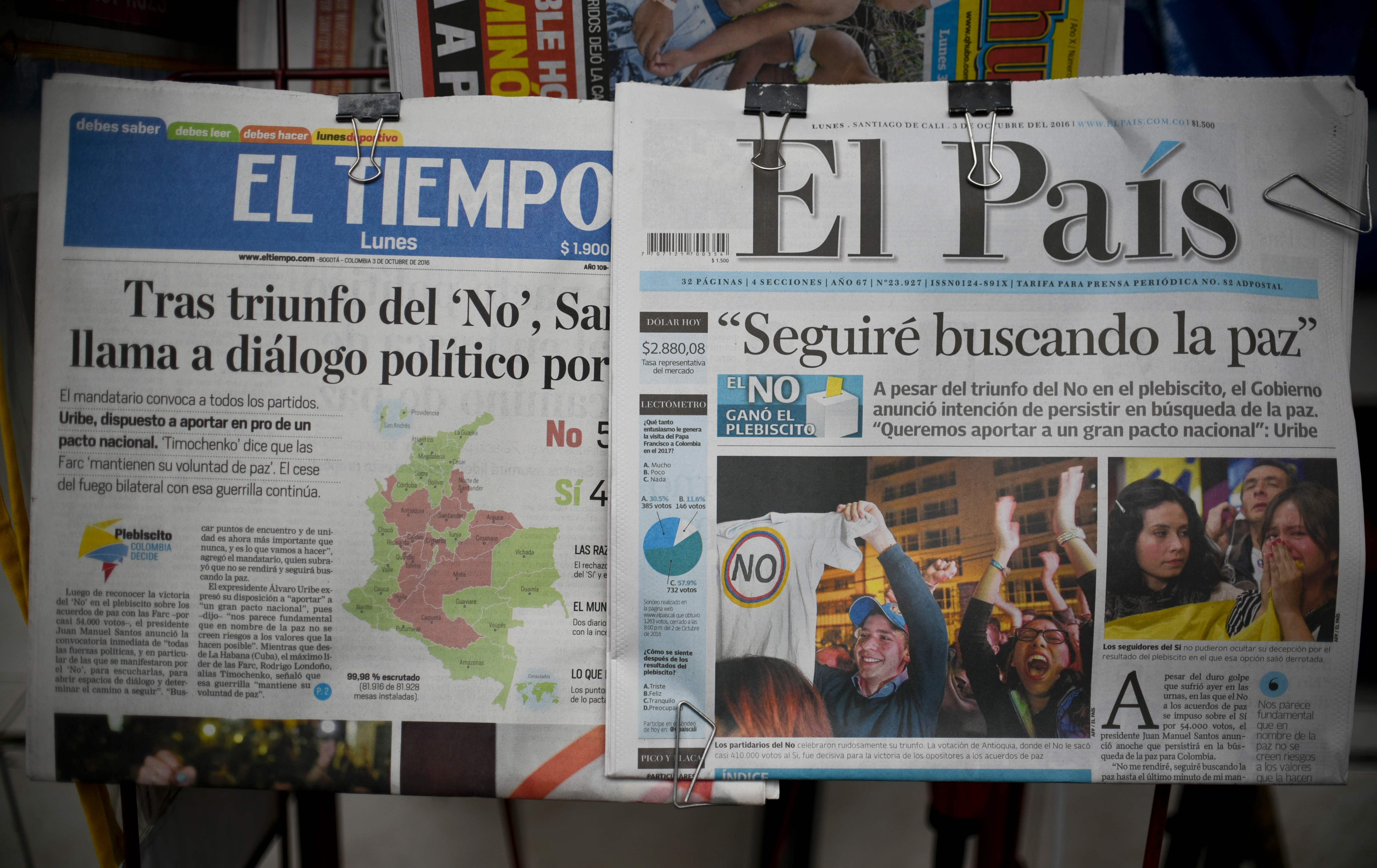 Manchetes de jornais colombianos falam sobre a votação. | Luis Robayo/AFP