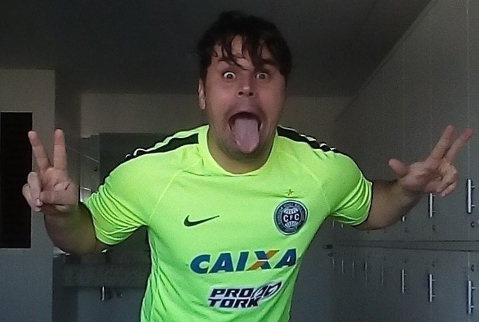 Coritiba rescinde contrato de meia da ‘conexão chinesa’ Dion Henrique quando chegou ao Coxa. | Reprodução /Facebook