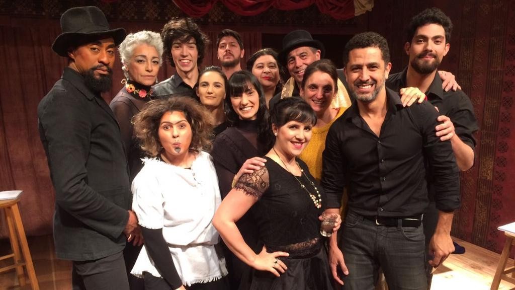 Companhia apresenta texto de “Sonho de uma Noite de Verão”.