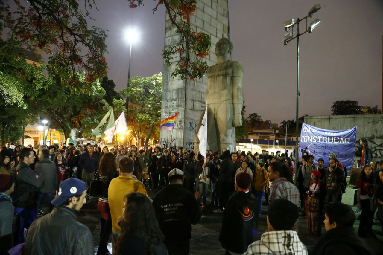 Manifestantes fizeram uma concentração na Praça 19 de Dezembro | Hugo Harada/Gazeta do Povo