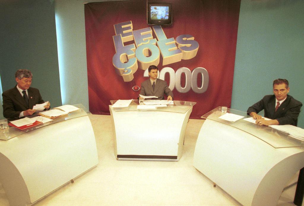 Taniguchi e Vanhoni em debate no segundo turno da eleição de 2000: diferença de 4 pontos na véspera da votação. | Arquivo/Gazeta do Povo