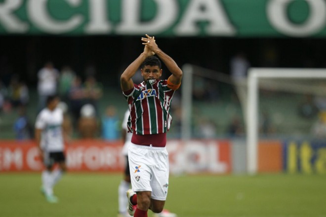 Gum comemora gol que marcou ainda no primeiro tempo -- ele escorou para fundo das redes a bola lançada por Gustavo Scarpa | Jonathan Campos /Gazeta do Povo