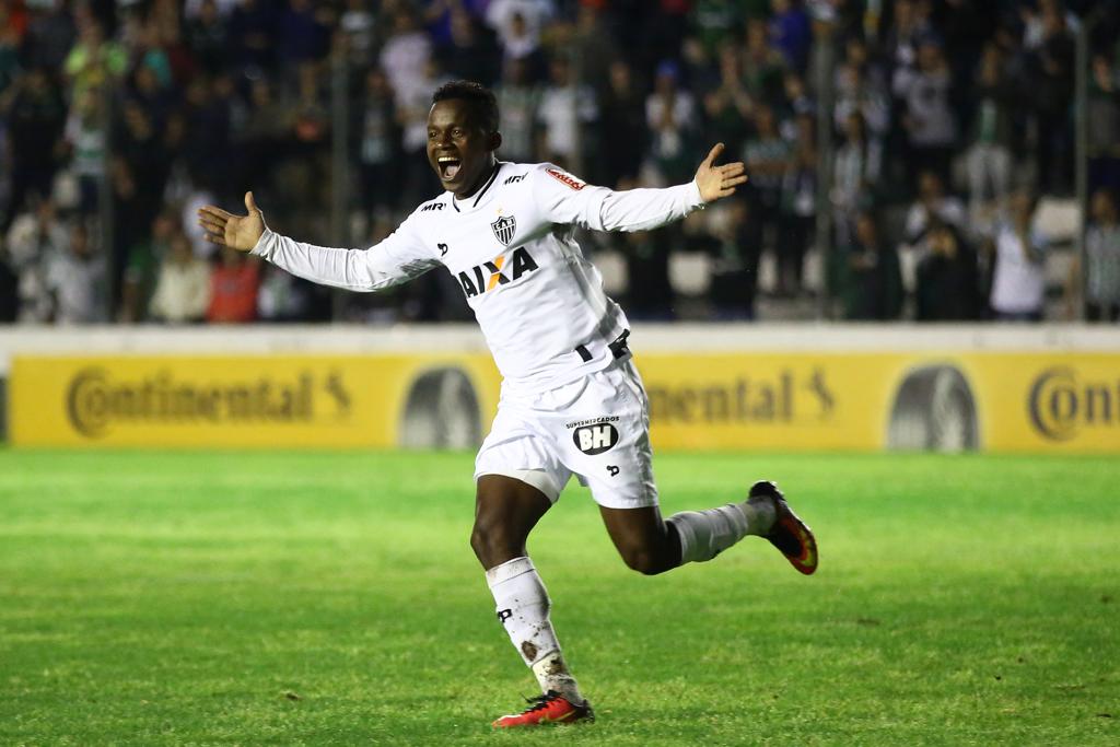 Cazares cobrou o pênalti que garantiu a classificação do Galo. | Pedro H. Tesch/Estadão Conteúdo