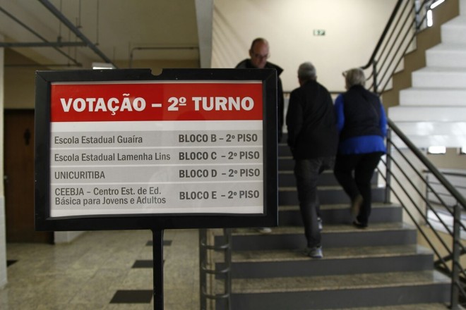 Votação na Unicuritiba neste domingo | Jonathan Campos/Gazeta do Povo