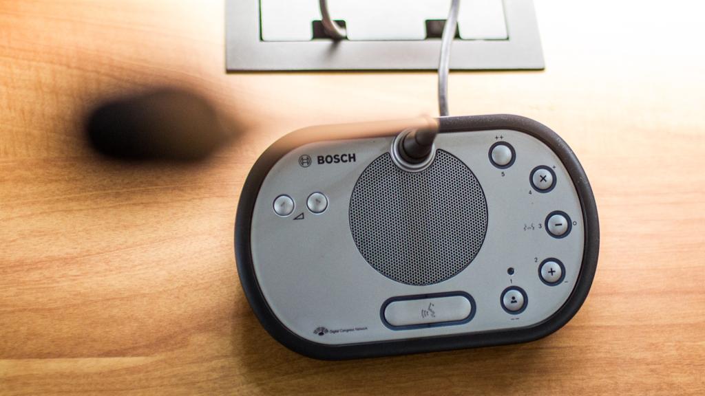 Sistema atual de votação na Câmara Municipal de Curitiba não exige senha nem biometria. | Brunno Covello/Gazeta do Povo