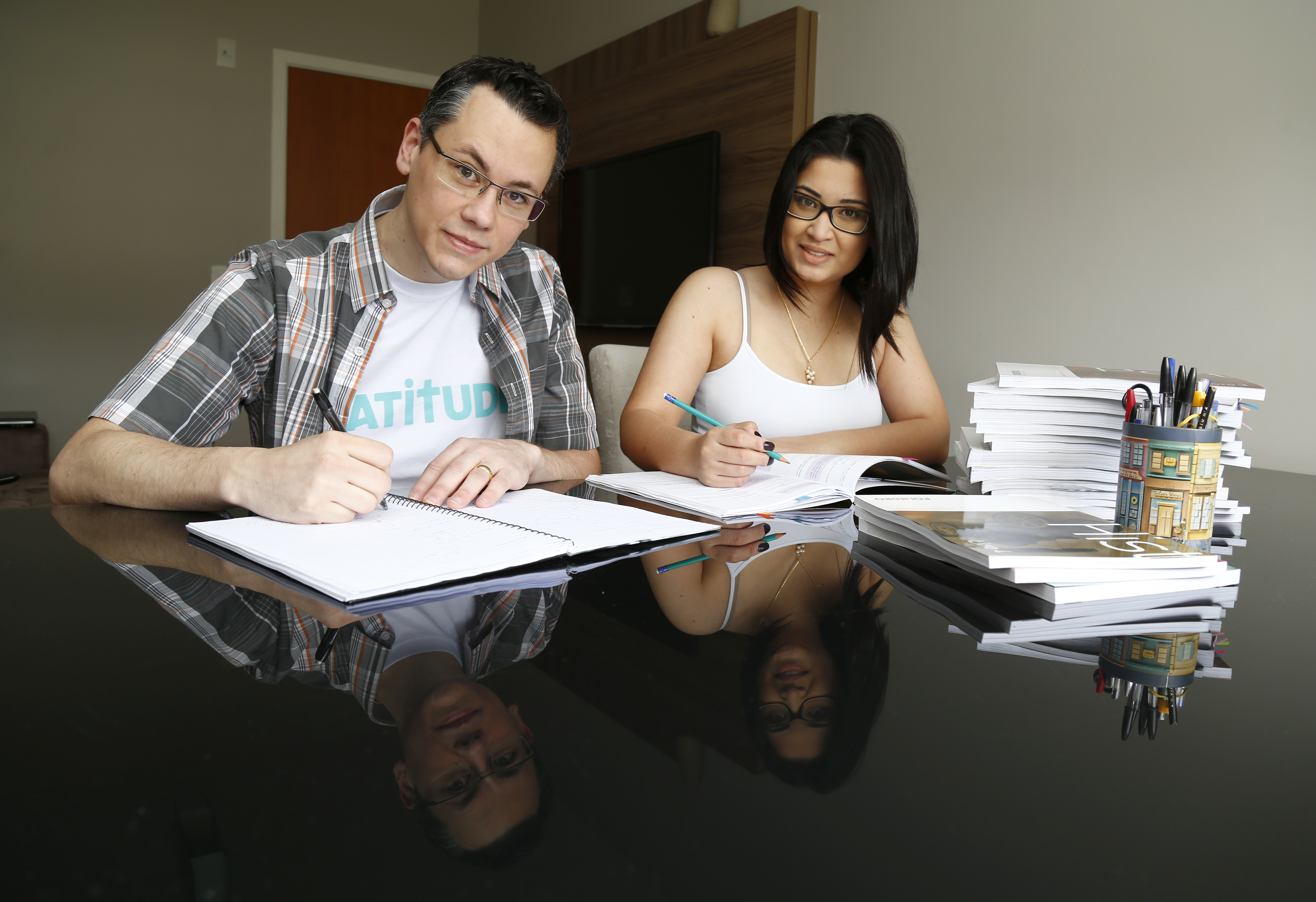 Henrique e Glaucia optaram pela segunda graduação em busca de melhor retorno financeiro e valorização profissional. | Aniele Nascimento/Gazeta do Povo