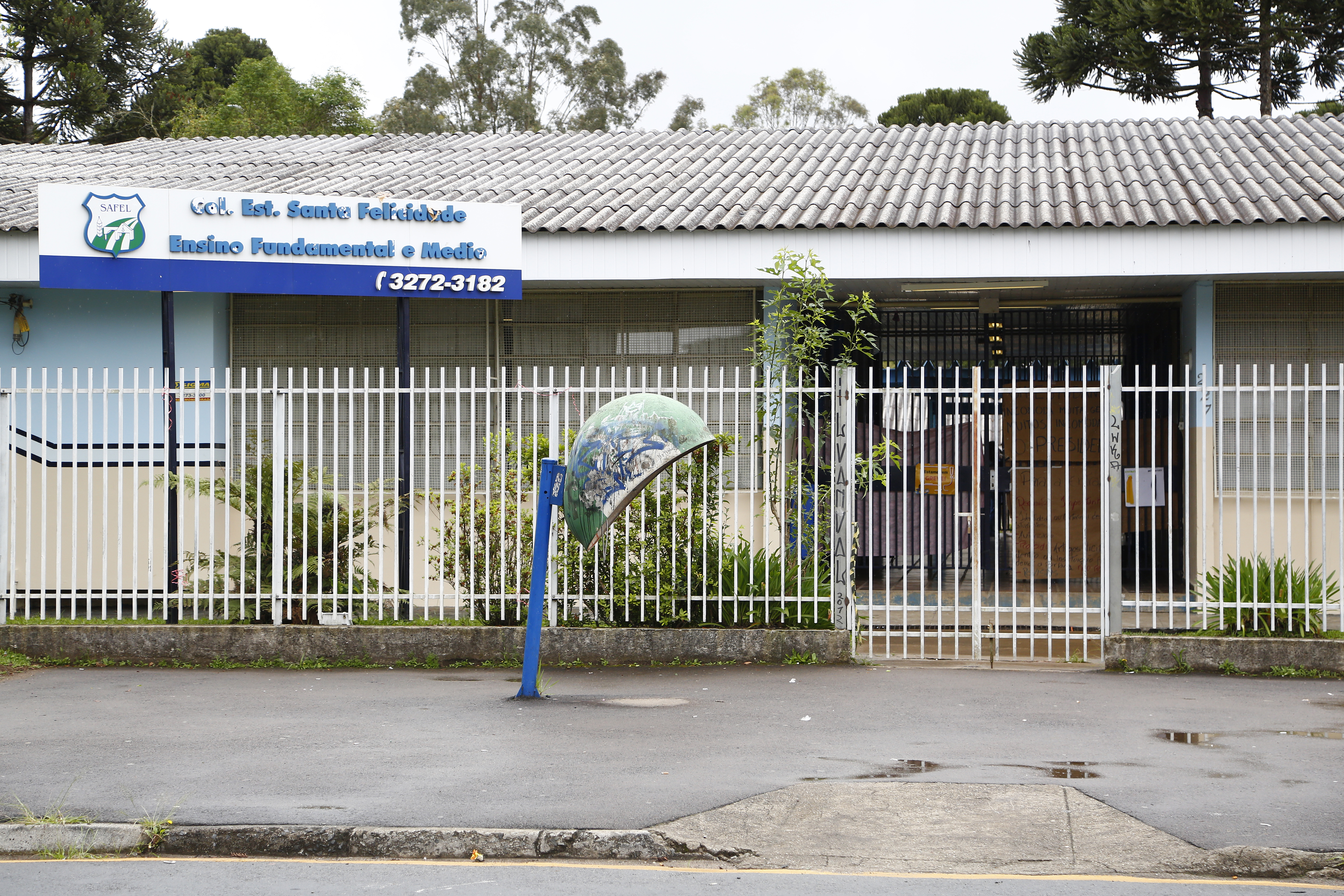 Funcionários e professores do Colégio Santa Felicidade estão se organizando para ajudar a família da vítima | Henry Milleo/Gazeta do Povo