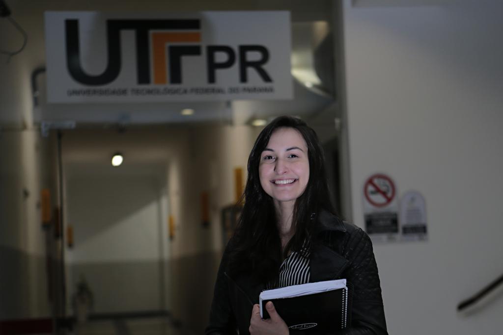 A cearense Jamilly Lima, estudante de Letras, se “encantou” por Curitiba e usou sua nota no Enem para conseguir uma vaga via Sisu. | Albari Rosa/Gazeta do Povo