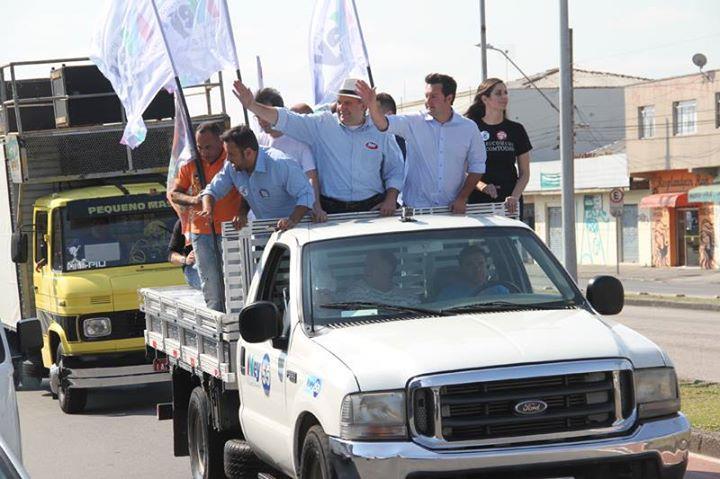 Ratinho Jr. e Ney Leprevost fazem carreata durante a campanha | Divulgação/Campanha Ney Leprevost