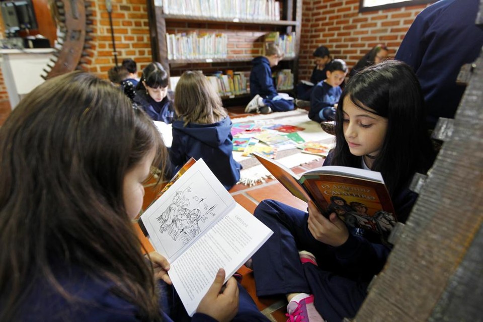 Se a escola trabalhar bem a leitura nestes 1º., 2º. e 3º. anos, as crianças não terão grandes problemas de ortografia | Antônio More/Gazeta do Povo