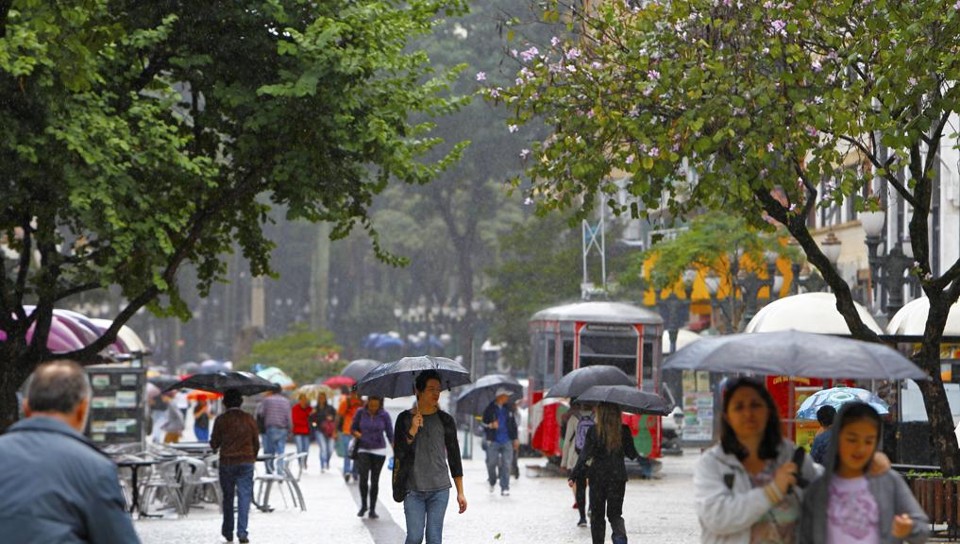 Chuva deve ser rigorosa nesta quinta (13) em Curitiba | Antônio More/Gazeta do Povo