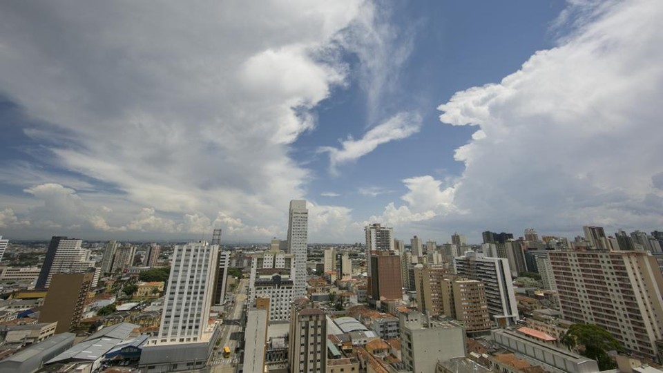 Curitiba poderá ter elevação de mais de 3°C até 2070 – parece pouco, mas é muito significativo. | Marcelo Andrade/Gazeta do Povo
