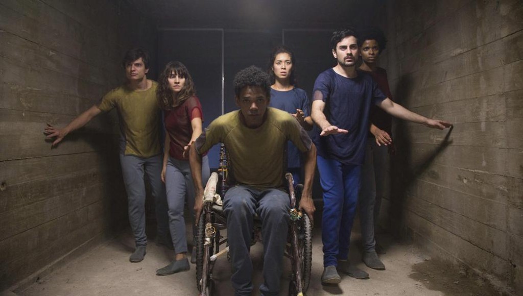 Parte do elenco da série, de temática distópica | Divulgação/