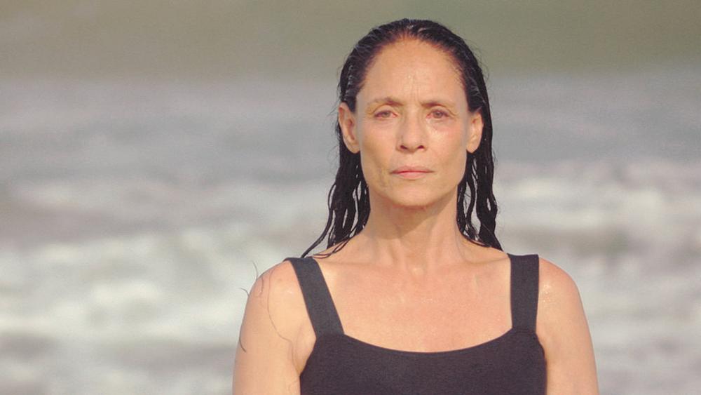 A paranaense Sônia Braga em cena do filme “Aquarius”: beirando os 70 anos, ela continua carregando o fator “movie star” como nenhuma outra atriz brasileira | /Divulgação