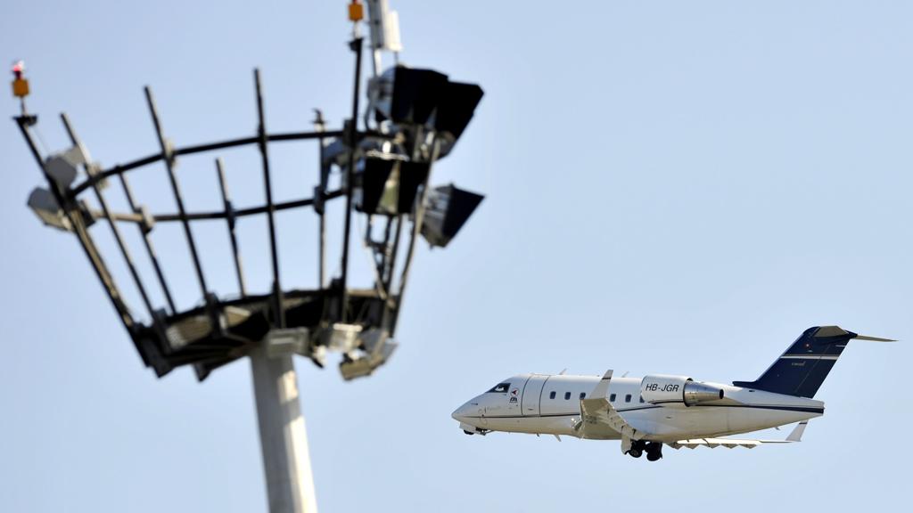 Modelo CL-600 da Bombardier: empresa teria recebido mais de US$ 2,2 bilhões em subsídios do Canadá | ATTILA KISBENEDEK/AFP