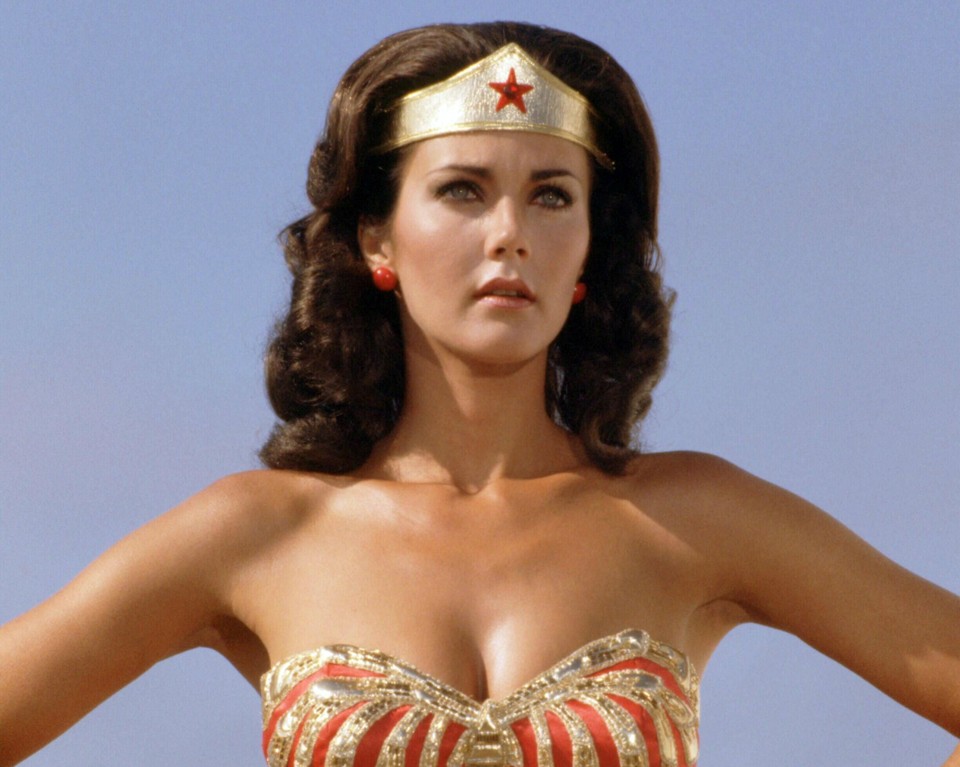 A atriz Lynda Carter interpretou a personagem em série dos anos 1970 | Reprodução/