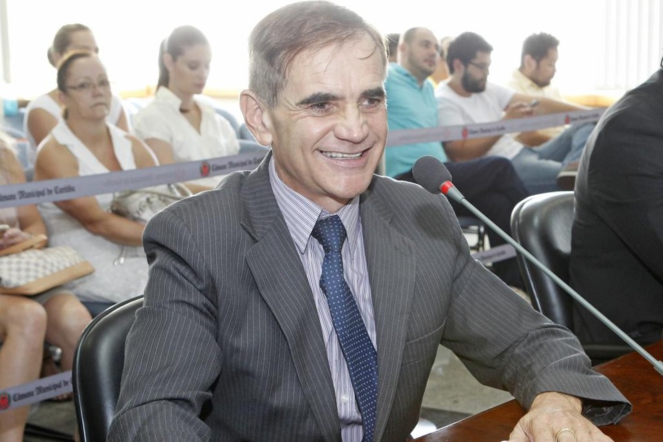 Chicarelli: discurso emocionado para explicar que se enganou devido ao estresse de ter perdido a eleição. | Antônio More / Gazeta do Povo/Arquivo