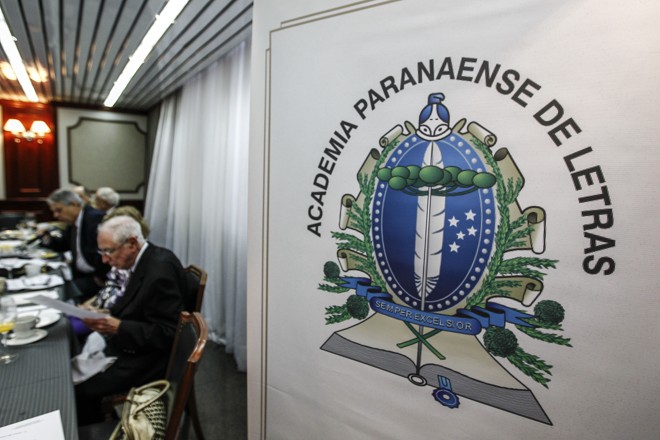 Brasão da Academia foi criado por Pamphilo D’Assumpção. | Jonathan Campos/Gazeta do Povo