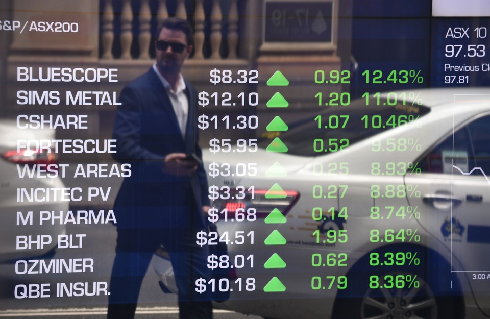 A estrutura dos COEs é diversificada e pode incluir papeis da Bovespa e de bolsas fora do Brasil. | AFP