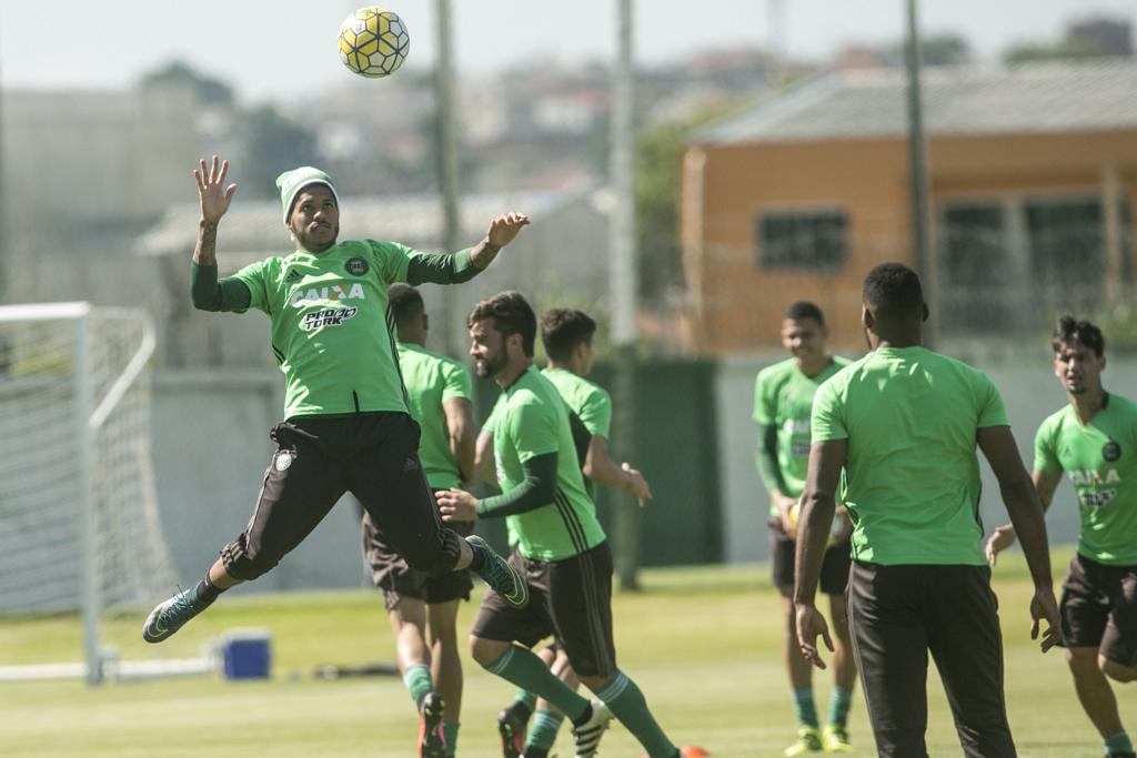 Autor do gol da vitória sobre o Santa Cruz, o atacante está confirmado no time do Coxa. | Marcelo Andrade/Gazeta do Povo
