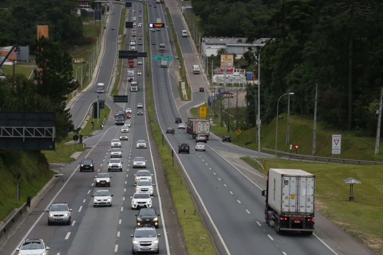Movimento intenso na BR-376, mas dentro do esperado | Pedro Serápio/Gazeta do Povo