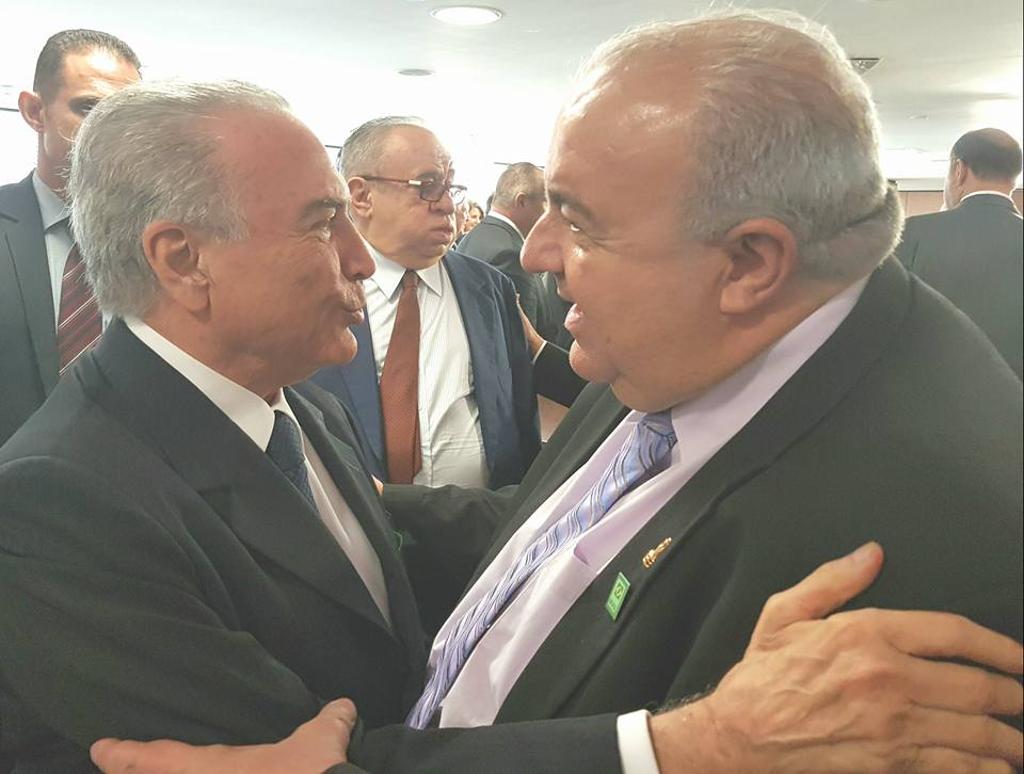 Greca com Temer, na quarta. Encontro de trabalho, desta quinta, foi cancelado por “emergência” no Congresso. | Divulgação/Facebook.