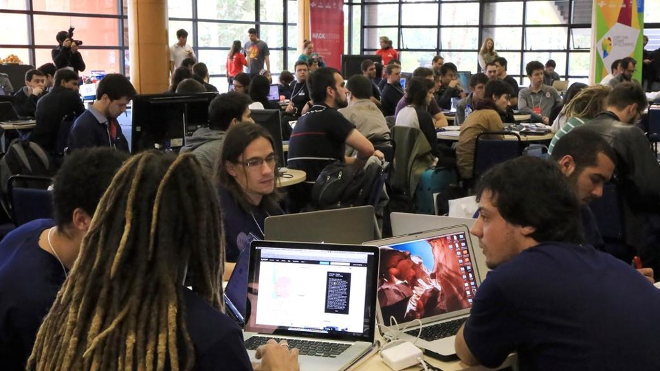 Edição do Hackathon 2015, evento promovido entre Sebrae-PR em parceria com a Prefeitura de Curitiba | Valdecir Galor/Valdecir Galor/SMCS