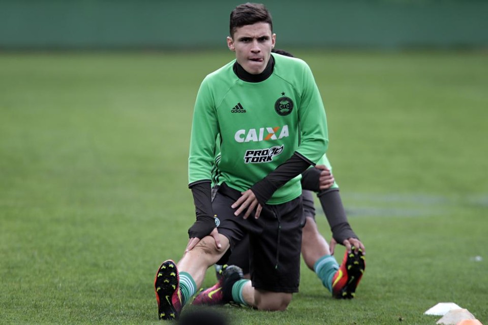 Raphael Veiga vai defender o Palmeiras em 2016. | Albari Rosa/Gazeta do Povo