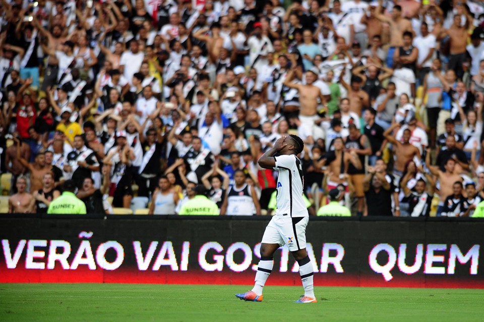 Thales foi herói vascaíno, com dois gols no Maracanã. | DHAVID NORMANDO/ESTADÃO CONTEÚDO