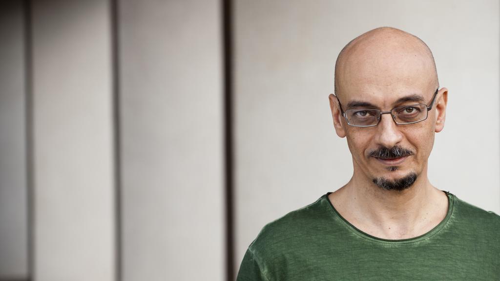 Sérgio Rodrigues: “O fascinante de estudar uma língua é como ela não tem fim e ensina até uma certa humildade, certezas muito sólidas pertencem a quem não sabe muito” | Bel Pedrosa/Divulgação