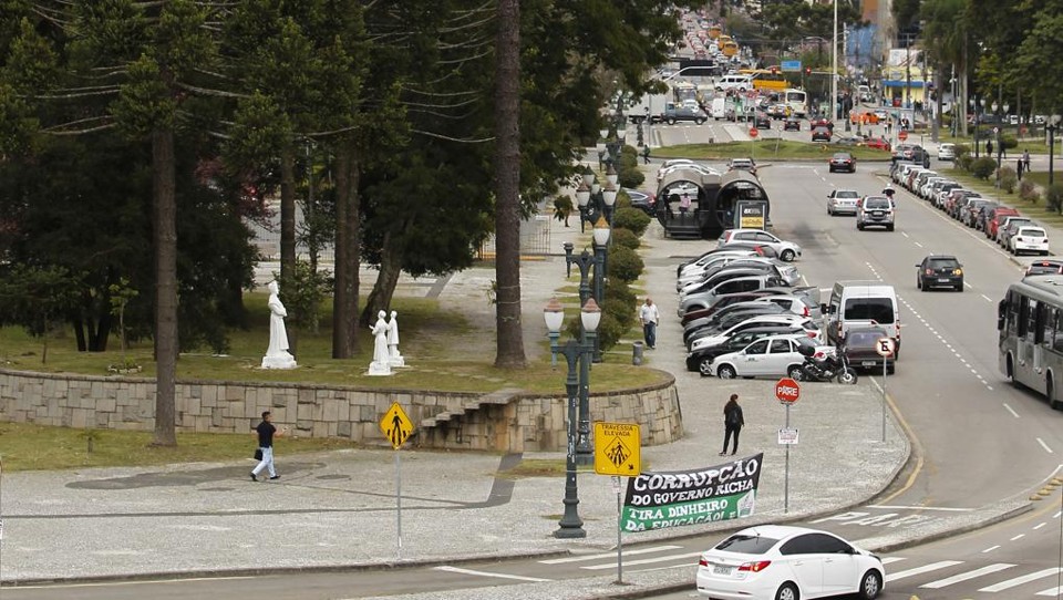 Partes do corpo foram encontradas na Avenida Cândido de Abreu | Daniel Castellano/Gazeta do Povo