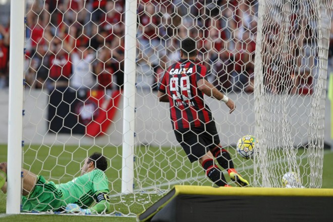 André Lima foi o autor do primeiro gol do Atlético. | Antônio More/Gazeta do Povo