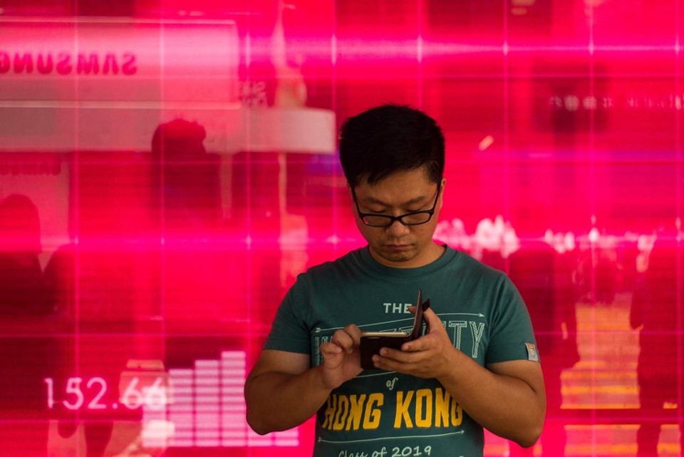 A dúvida é qual produto será capaz de motivar os consumidores depois dos smartphones. | Anthony Wallace/AFP