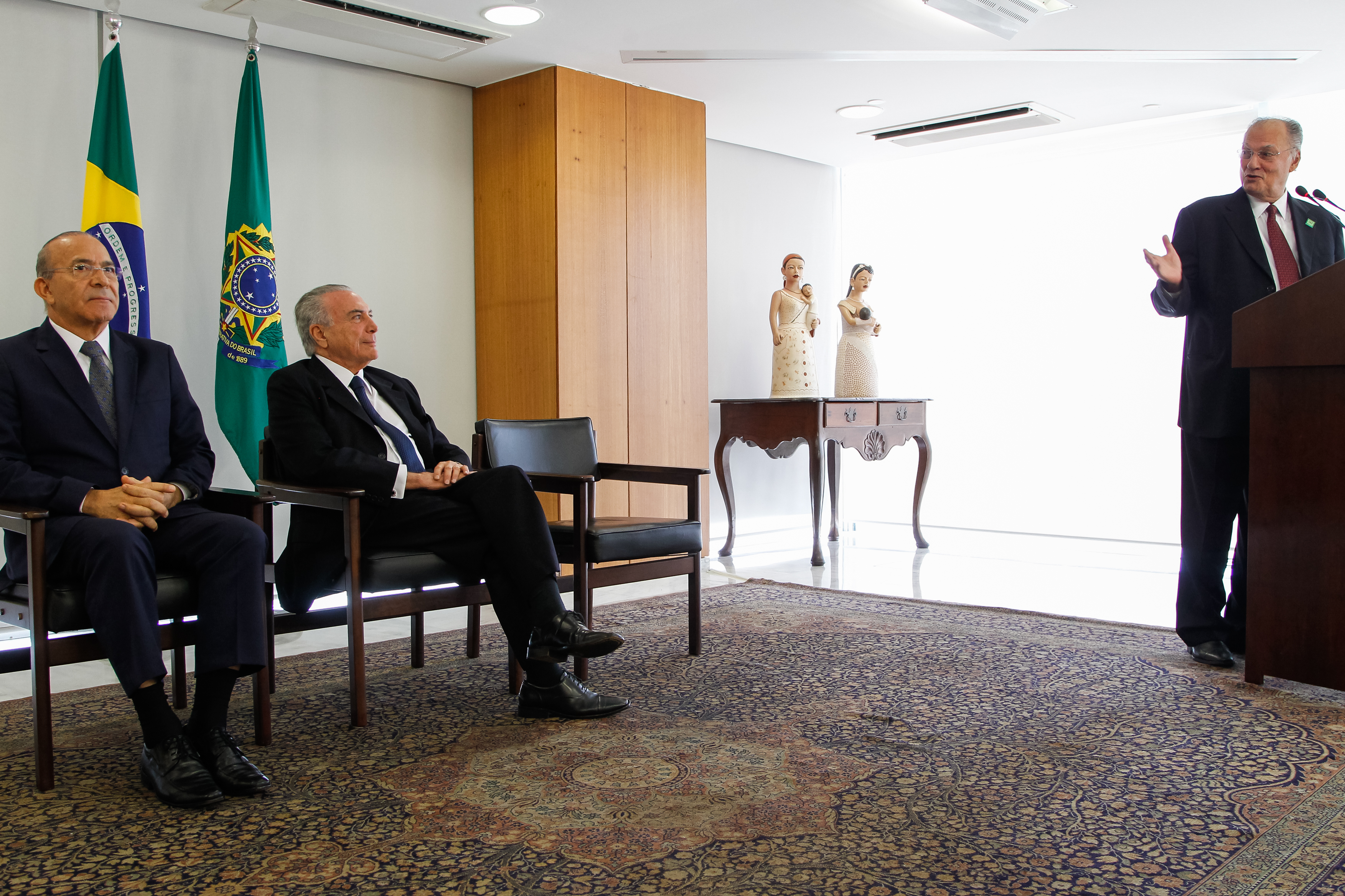 Padilha, Temer e Roberto Freire: para o presidente, novo ministro da Cultura “vai salvar o país”. | Beto Barata/PR