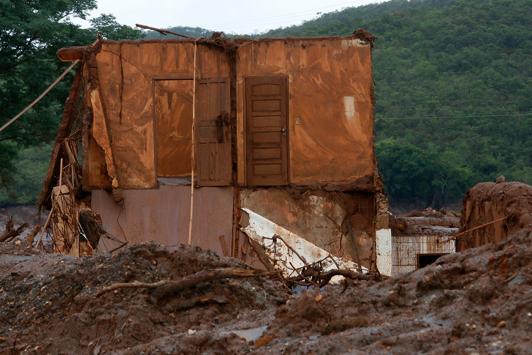 O distrito de Bento Rodrigues foi a área mais atingida pelo rompimento da barragem de Fundão, há um ano. | Rogério Alves/TV Senado/Fotos Públicas