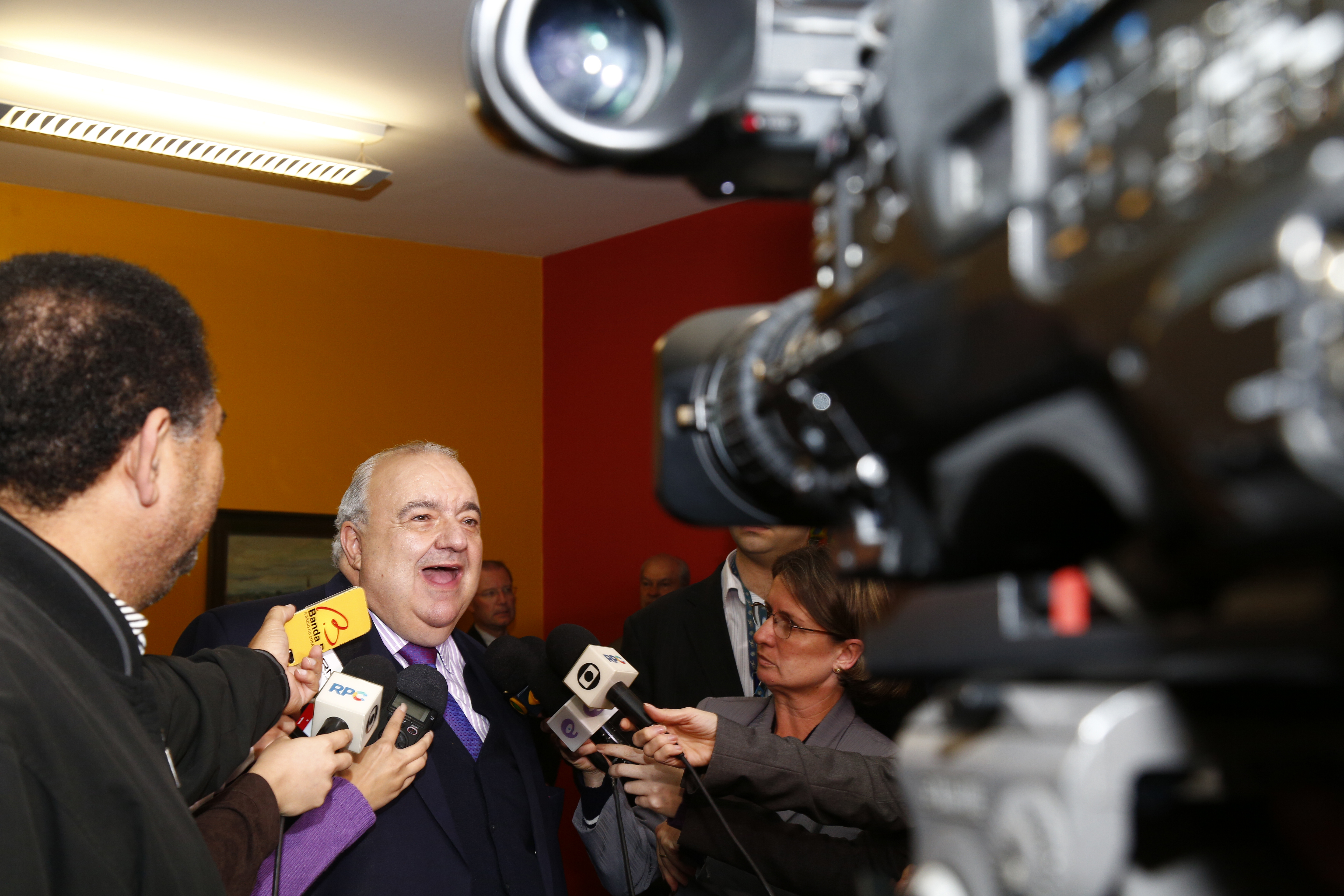 Greca não conseguiu se afastar dos holofotes na primeira semana após ser eleito. | Aniele Nascimento/Gazeta do Povo