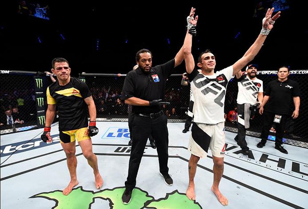 Juízes foram unânimes ao dar a vitória a Ferguson | Divulgação/UFC