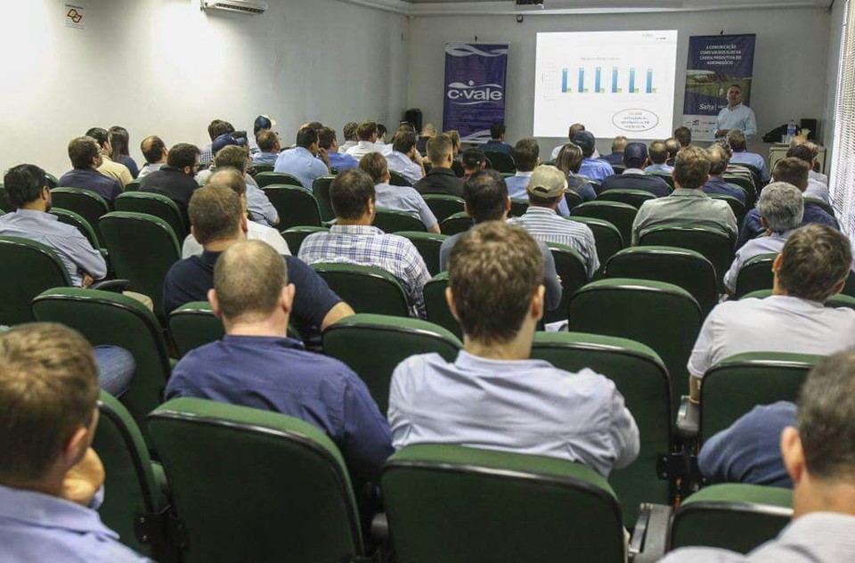 Brasil precisa de estratégia, eficiência e competitividade, diz o coordenador do Número de Agronegócio da Gazeta do Povo, Giovani Ferreira. | Daniel Castellano/Gazeta do Povo