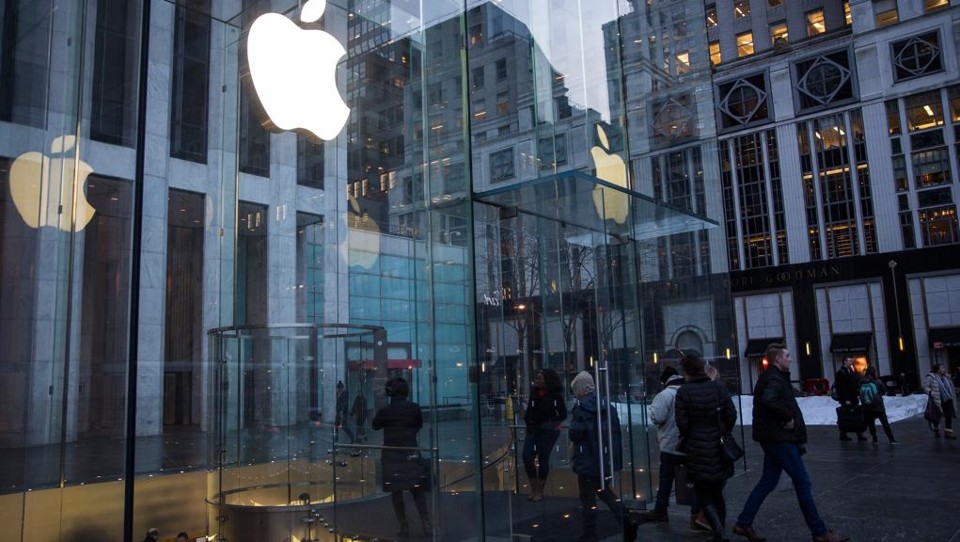 A Apple é uma das marcas que tem uma loja na Quinta Avenida de Nova York | Andrew Burton/AFP