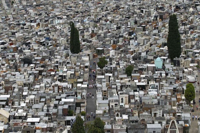 Segundo a prefeitura, o primeiro registro de sepultamento no local foi do falecido José Delazzari, em 27 de Abril de 1888 | Jonathan Campos/Gazeta do Povo