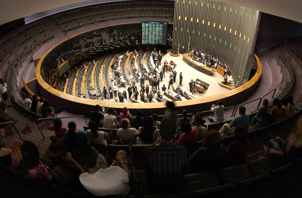 Plenário da Câmara visto a partir das galerias: relato de “pressão terrivel” para anistiar a corrupção. | Diógenis Santos/Agência Câmara