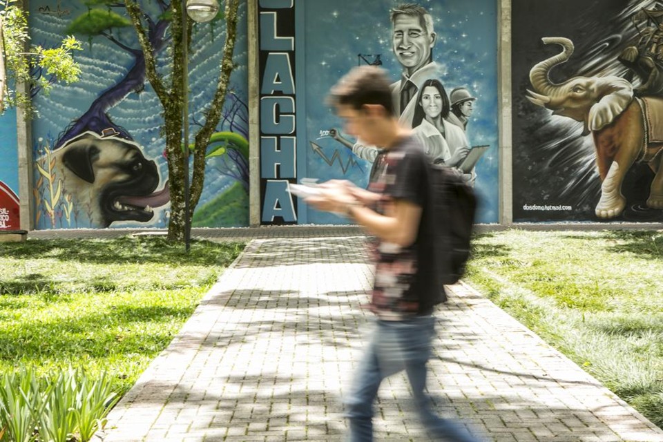 No Paraná, mais de 400 mil alunos realizaram o exame | Marcelo Andrade/Gazeta do Povo