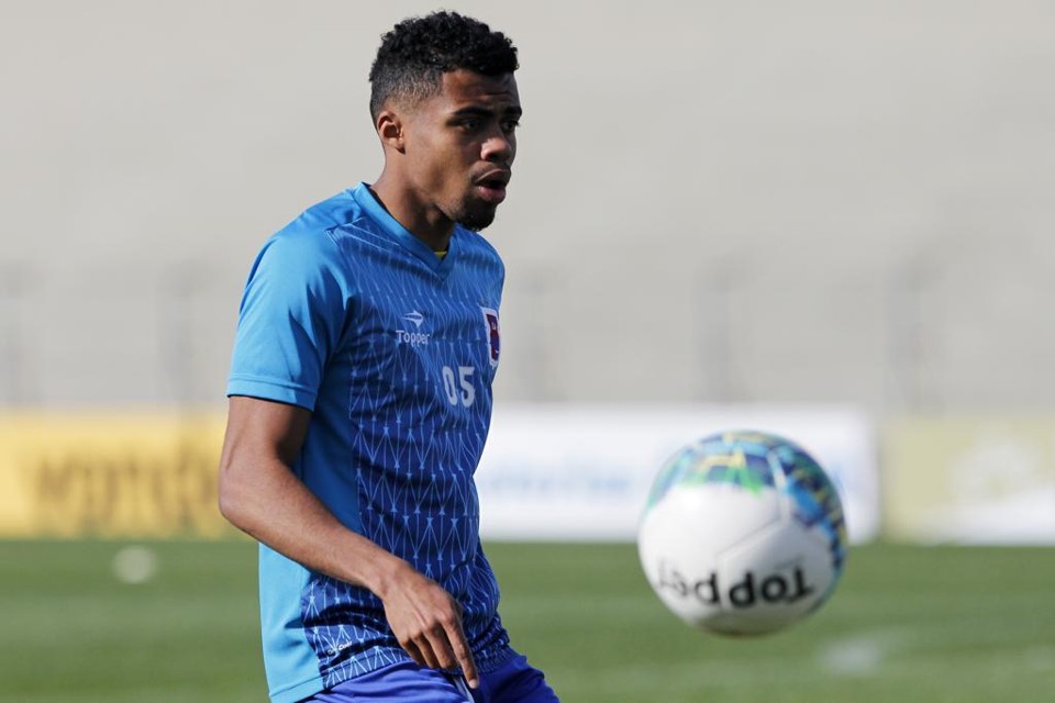 Autor do gol paranista no último jogo contra o Ceará, Lucas Taylor tem contrato com o Paraná só até o fim do ano. | Antônio More/Gazeta do Povo