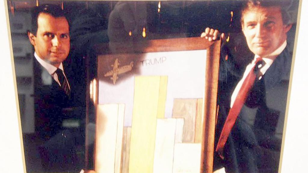 O apresentador paulistano entrevistou o empresário americano para seu então programa de TV. Até hoje a foto do encontro decora o escritório de Doria | /Reprodução