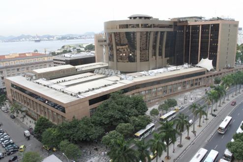 Prédio do TJ do Rio: 7,5% dos servidores da Justiça fluminense ganha acima do teto. | Divulgação/TJ-RJ