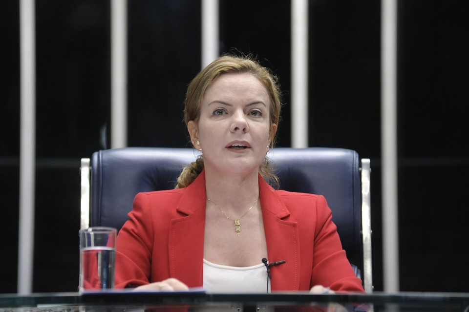 Gleisi Hoffmann (PT-PR) presidiu a sessão desta sexta-feira no Senado | Senado Federal/Divulgação