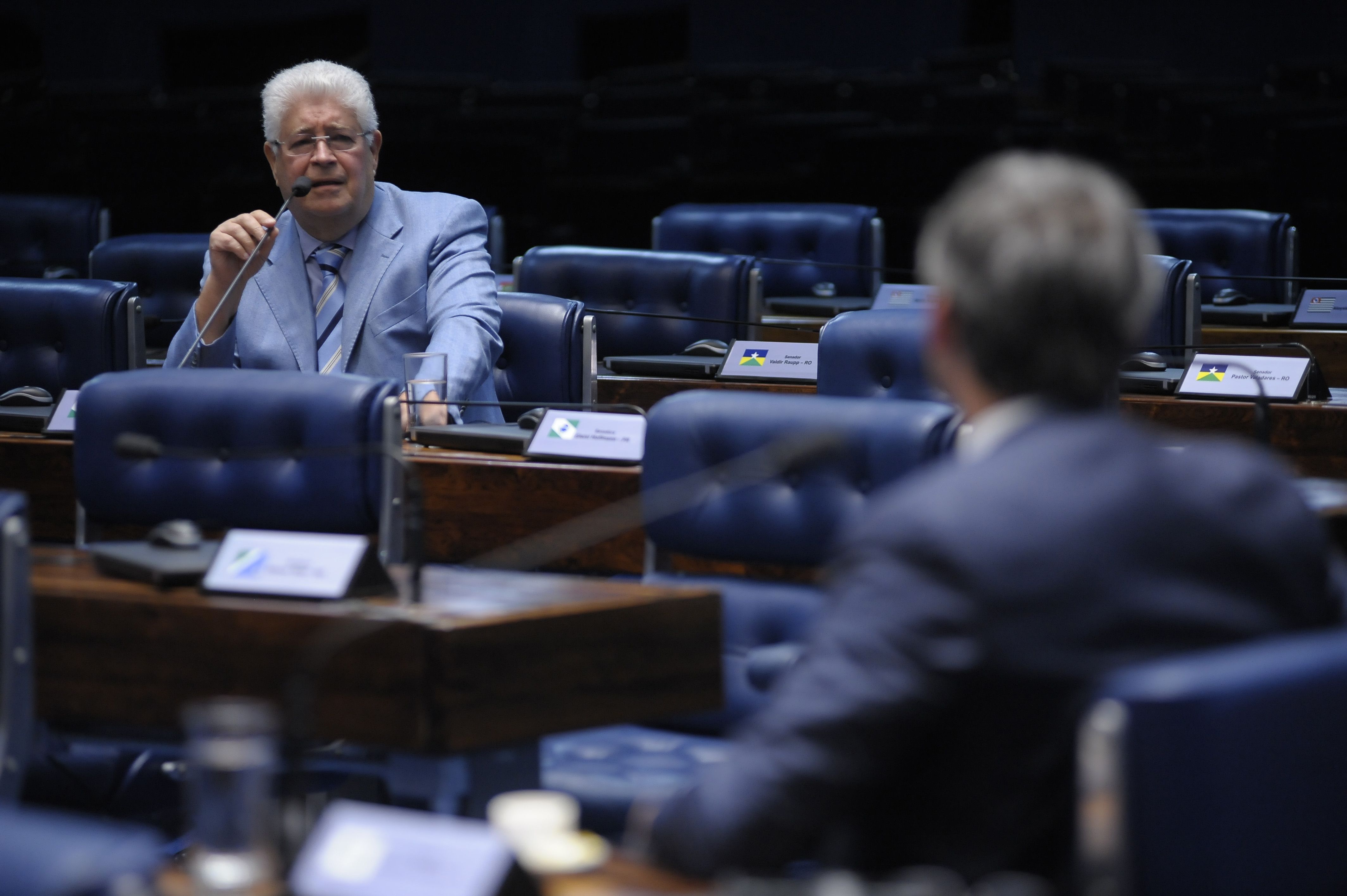 Requião no plenário do Senado: assessoria do paranaense informou que ele não iria se pronunciar sobre o caso. | Pedro França/Agência Senado
