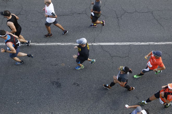 Maratona de Curitiba foi disputada neste domingo (20) e contou com cinco mil participantes. | Felipe Rosa/TRIBUNA DO PARANA