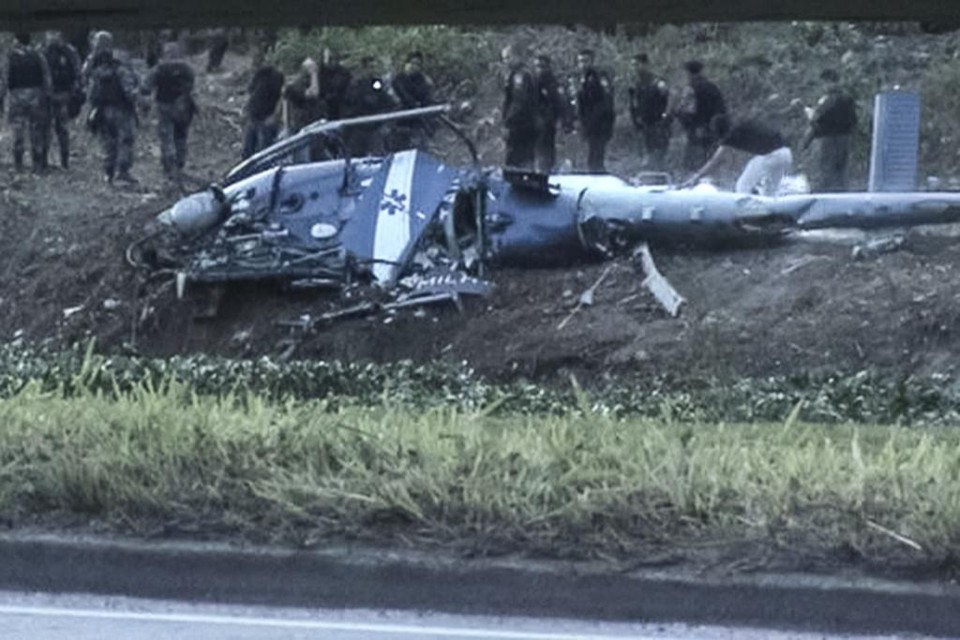Imagem do helicópero após a queda | Tony Barros/AFP