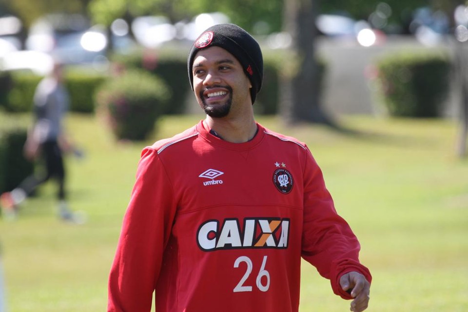 Otávio prega tranquilidade para o jogo contra o  Corinthians. Uma vitória classifica o Furacão para a Libertadores de 2017. | Aniele Nascimento/Gazeta do Povo